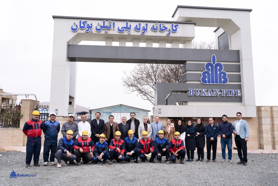 لوله‌های پلی اتیلن آماده نگهداری در محوطه کارخانه بوکان پایپ
