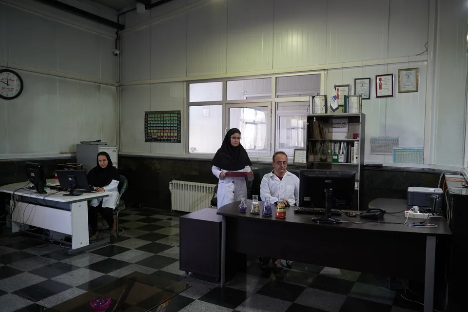 انبار و نگهداری لوله‌های پلی اتیلن در کارخانه بوکان پایپ